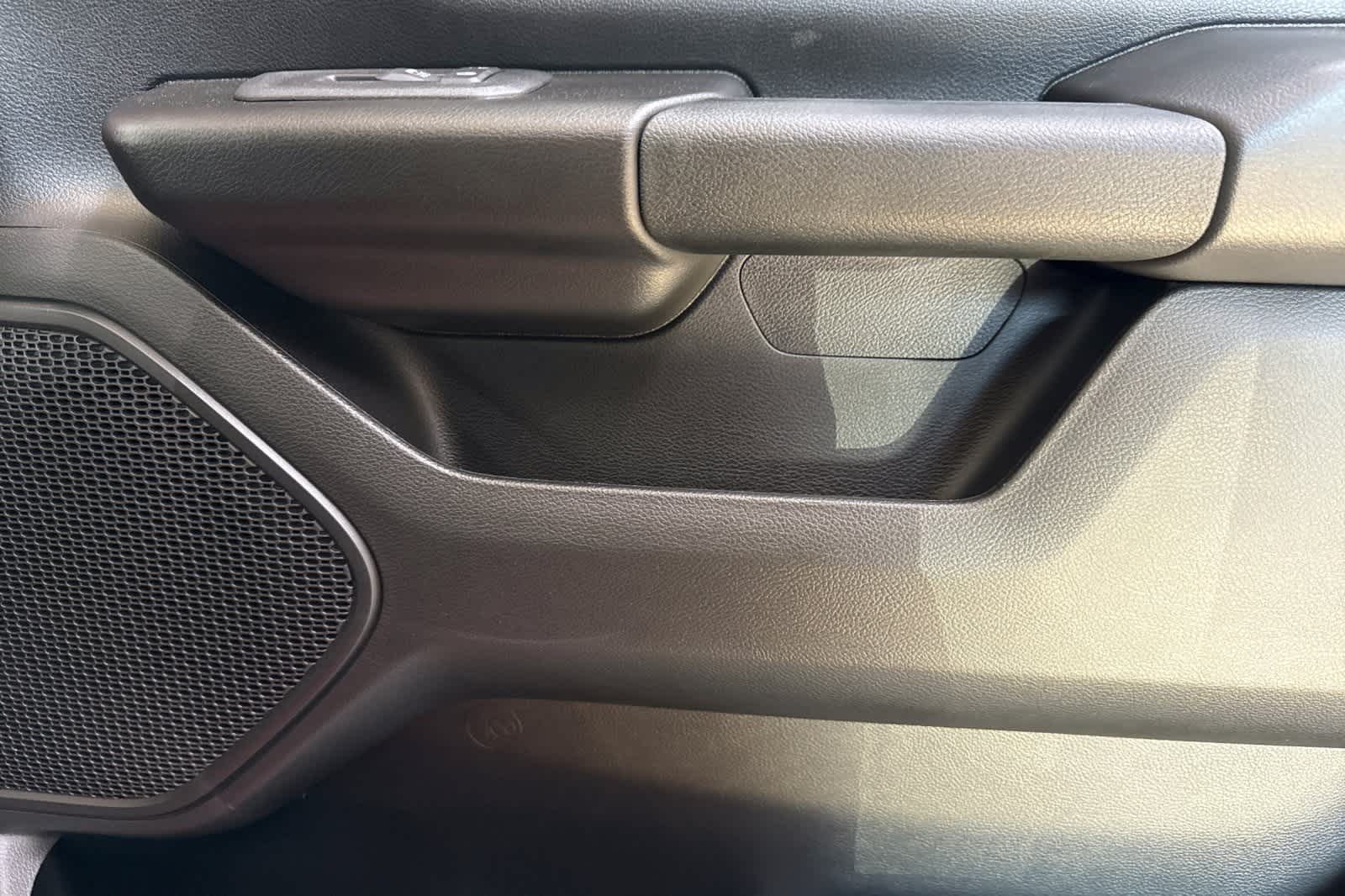 Thumbnail: 2025 RAM 1500 - 18