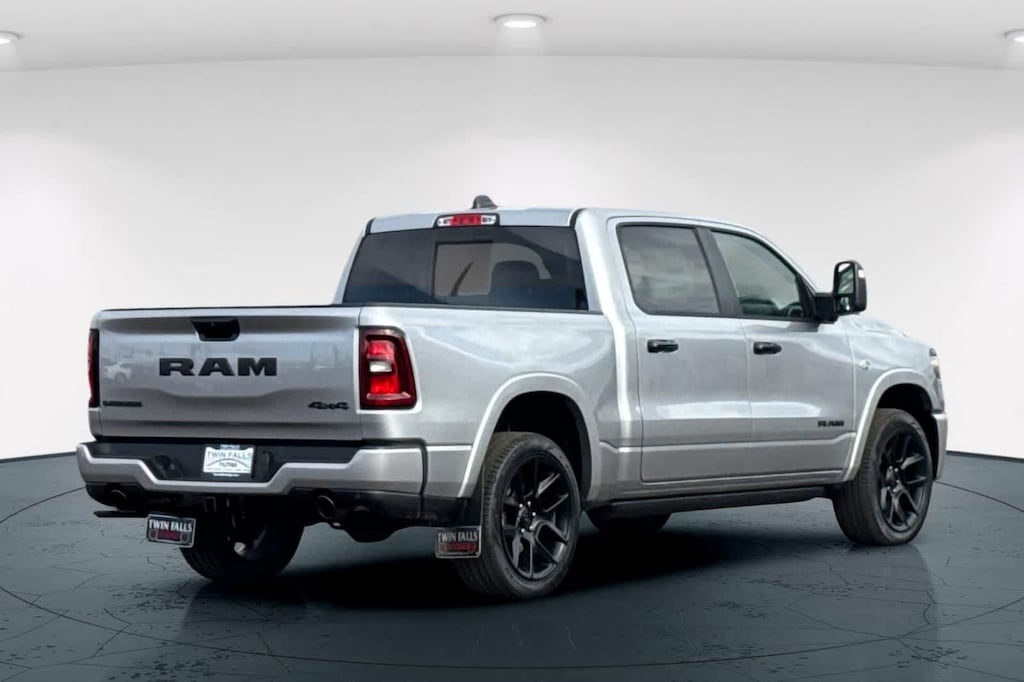 New 2026 Ram 1500 LARAMIE CREW CAB 4X4 5'7 BOX Pickup