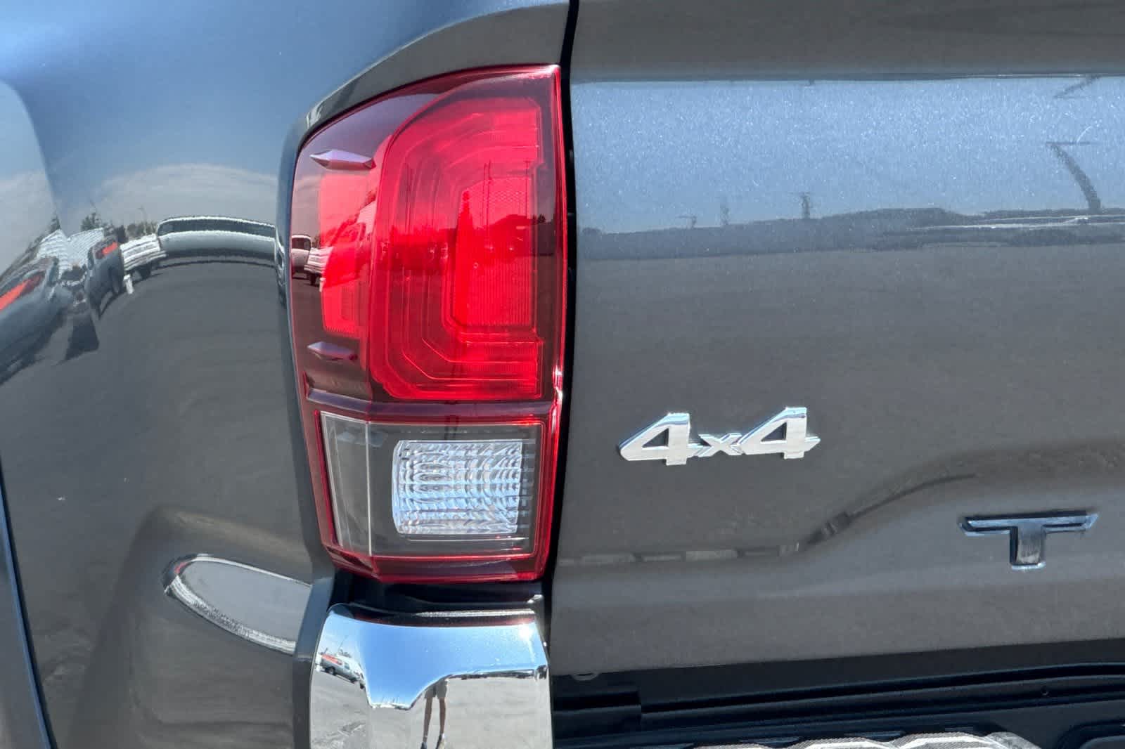 Thumbnail: 2018 Toyota Tacoma - 28