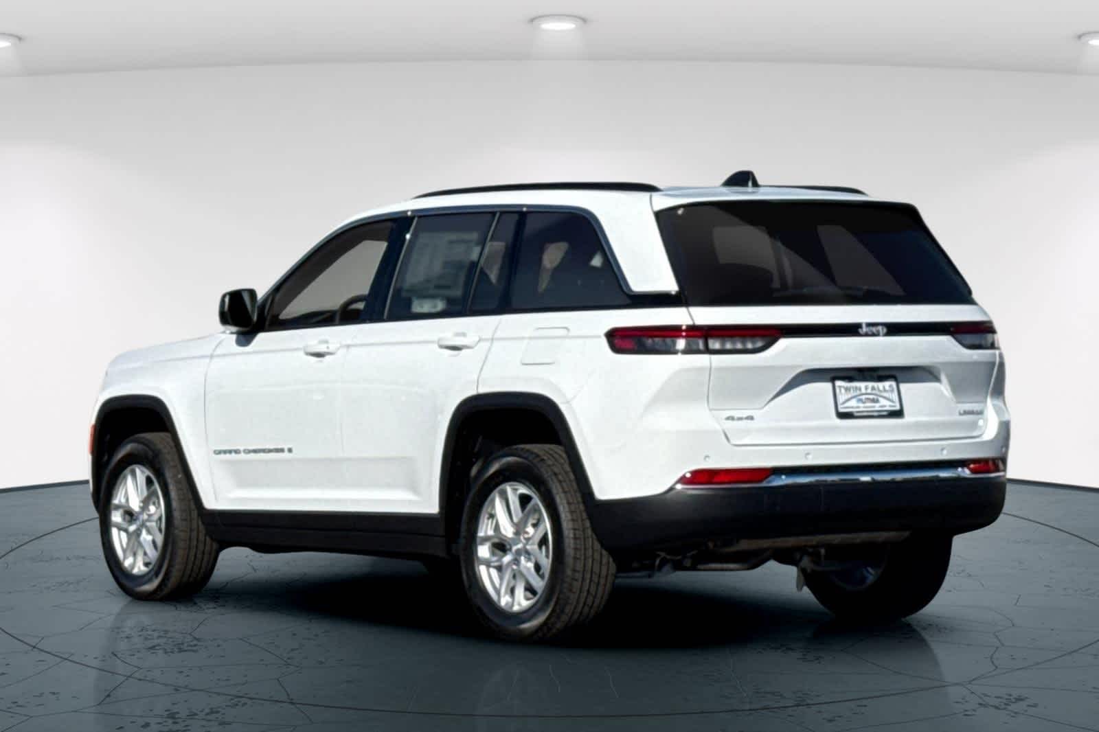 Thumbnail: 2025 Jeep Grand Cherokee - 8
