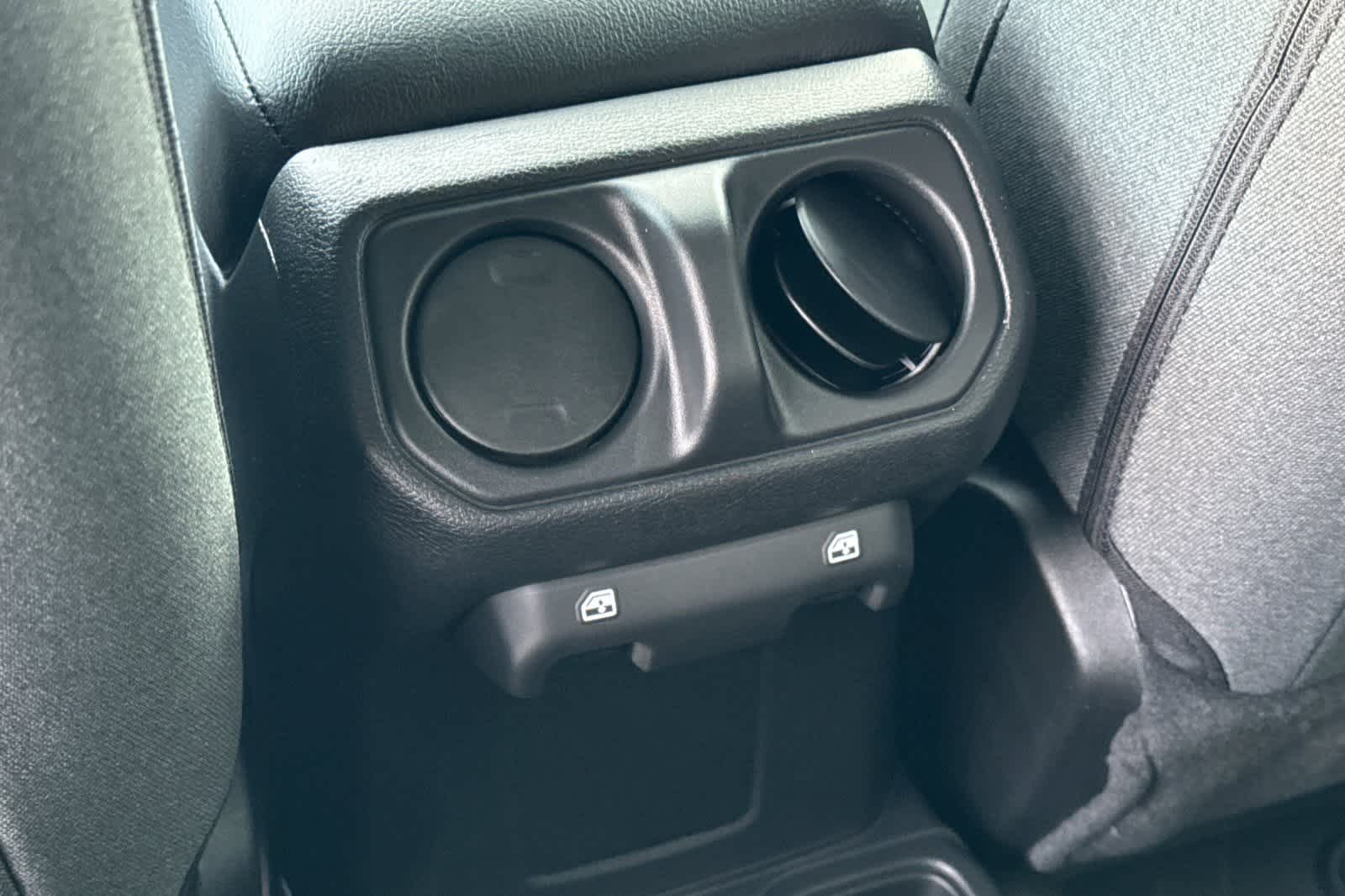 Thumbnail: 2025 Jeep Wrangler - 15