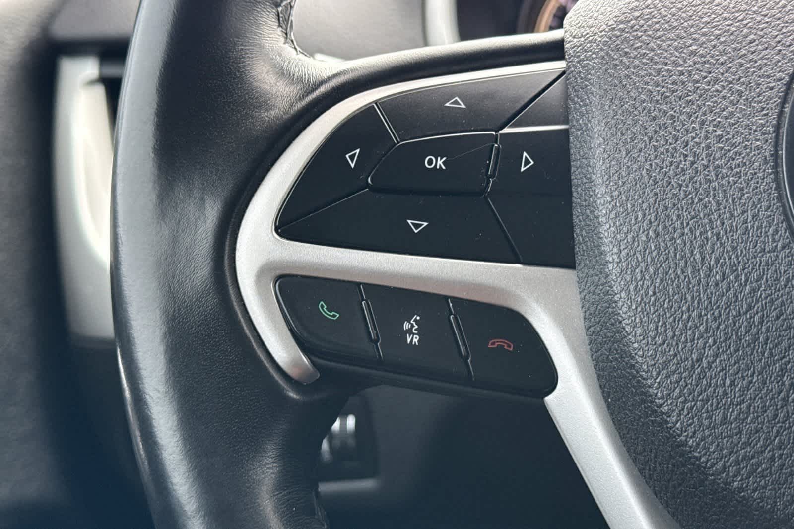 Thumbnail: 2018 Jeep Cherokee - 27