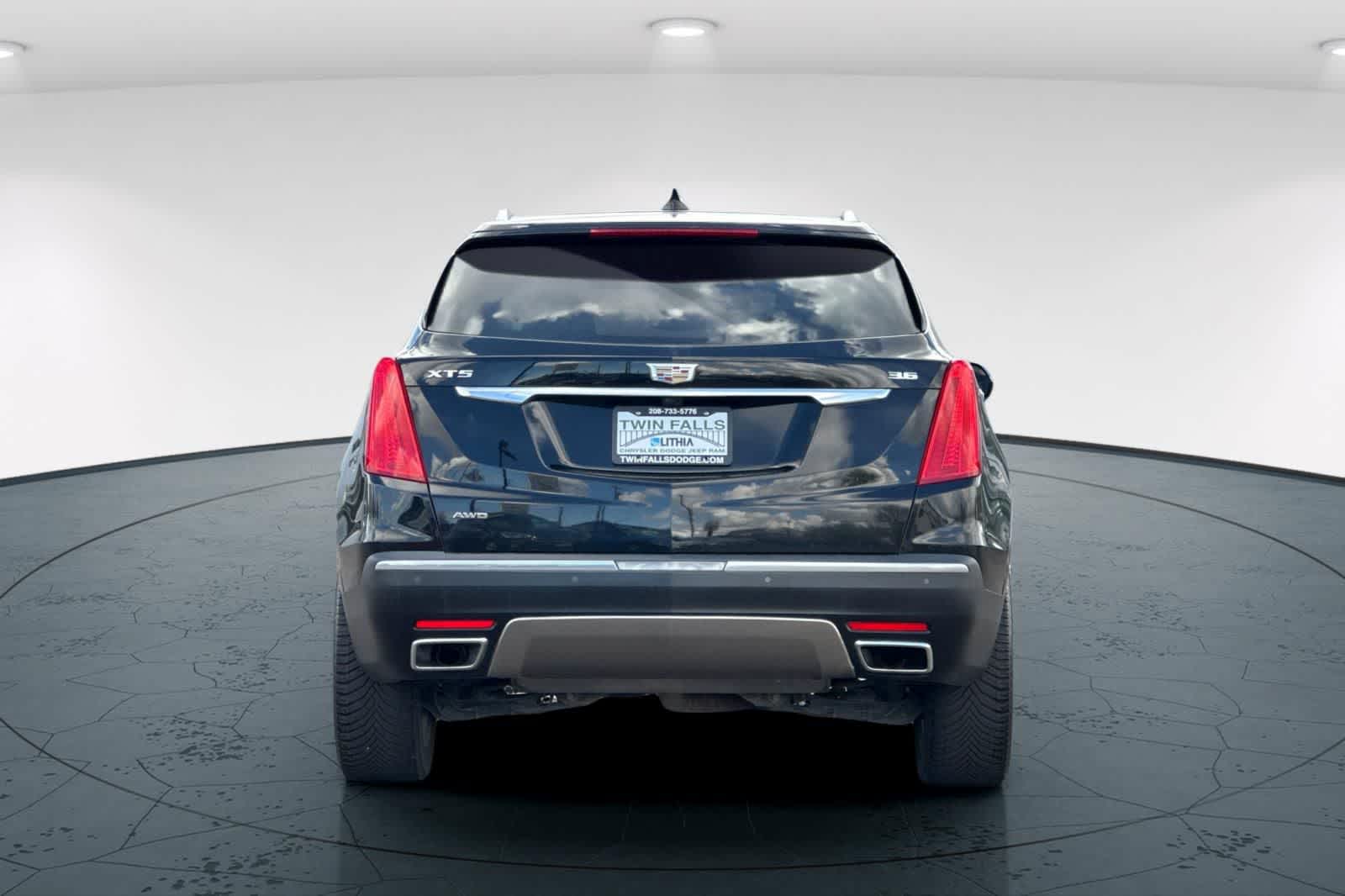 Thumbnail: 2017 Cadillac XT5 - 7