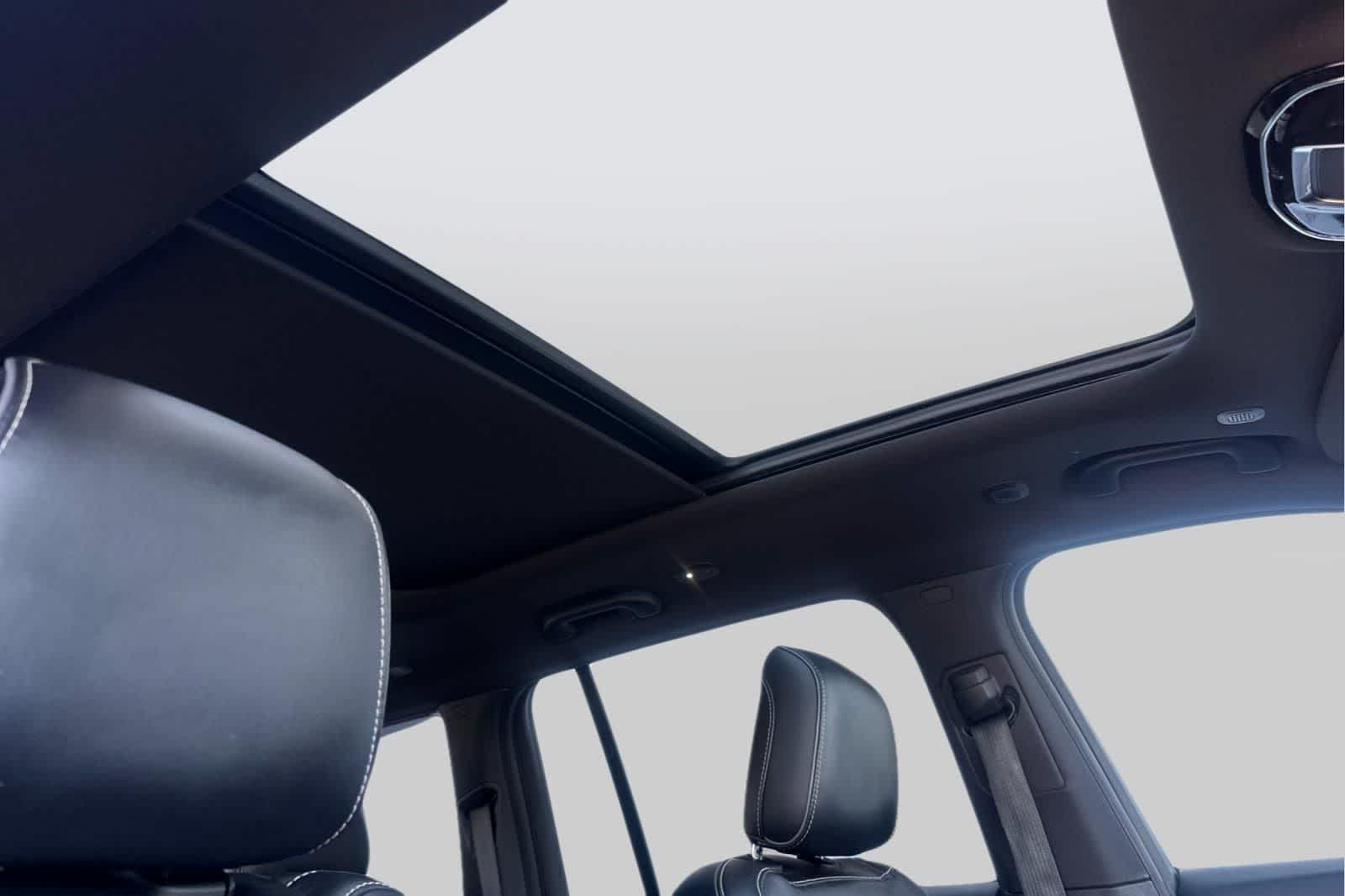 Thumbnail: 2022 Jeep Grand Cherokee - 18