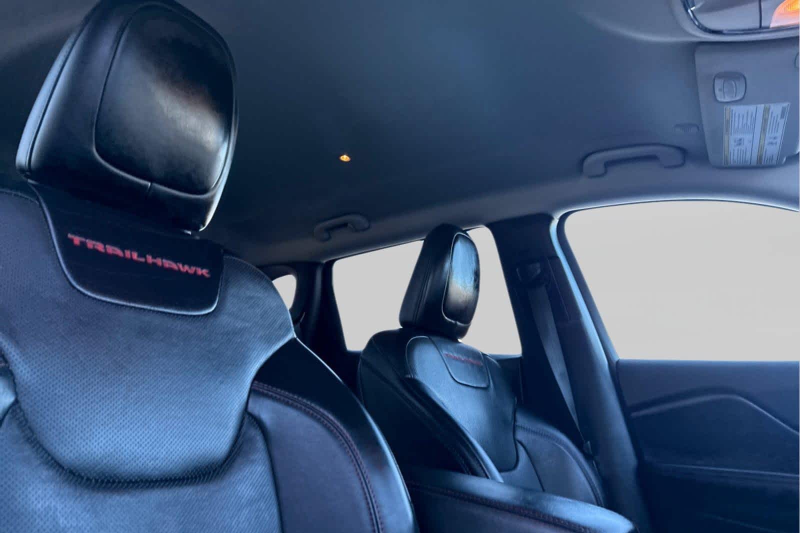 Thumbnail: 2022 Jeep Cherokee - 18