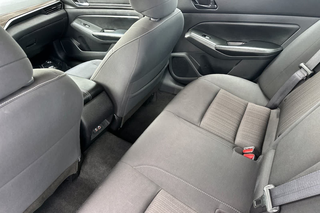 Used 2024 Nissan Altima 2.5 SV Sedan