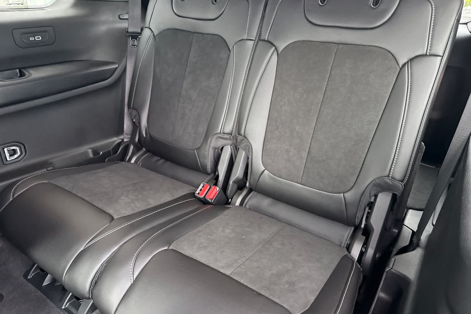 Thumbnail: 2025 Jeep Grand Cherokee - 16