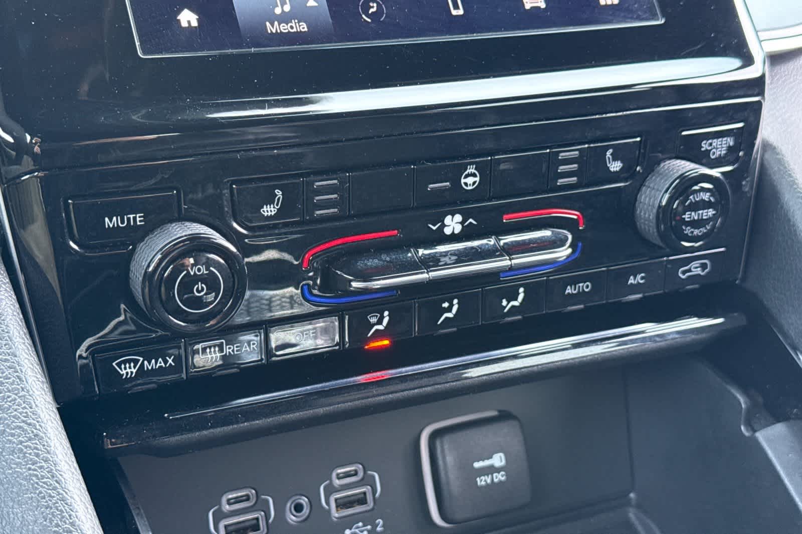 Thumbnail: 2023 Jeep Grand Cherokee - 22