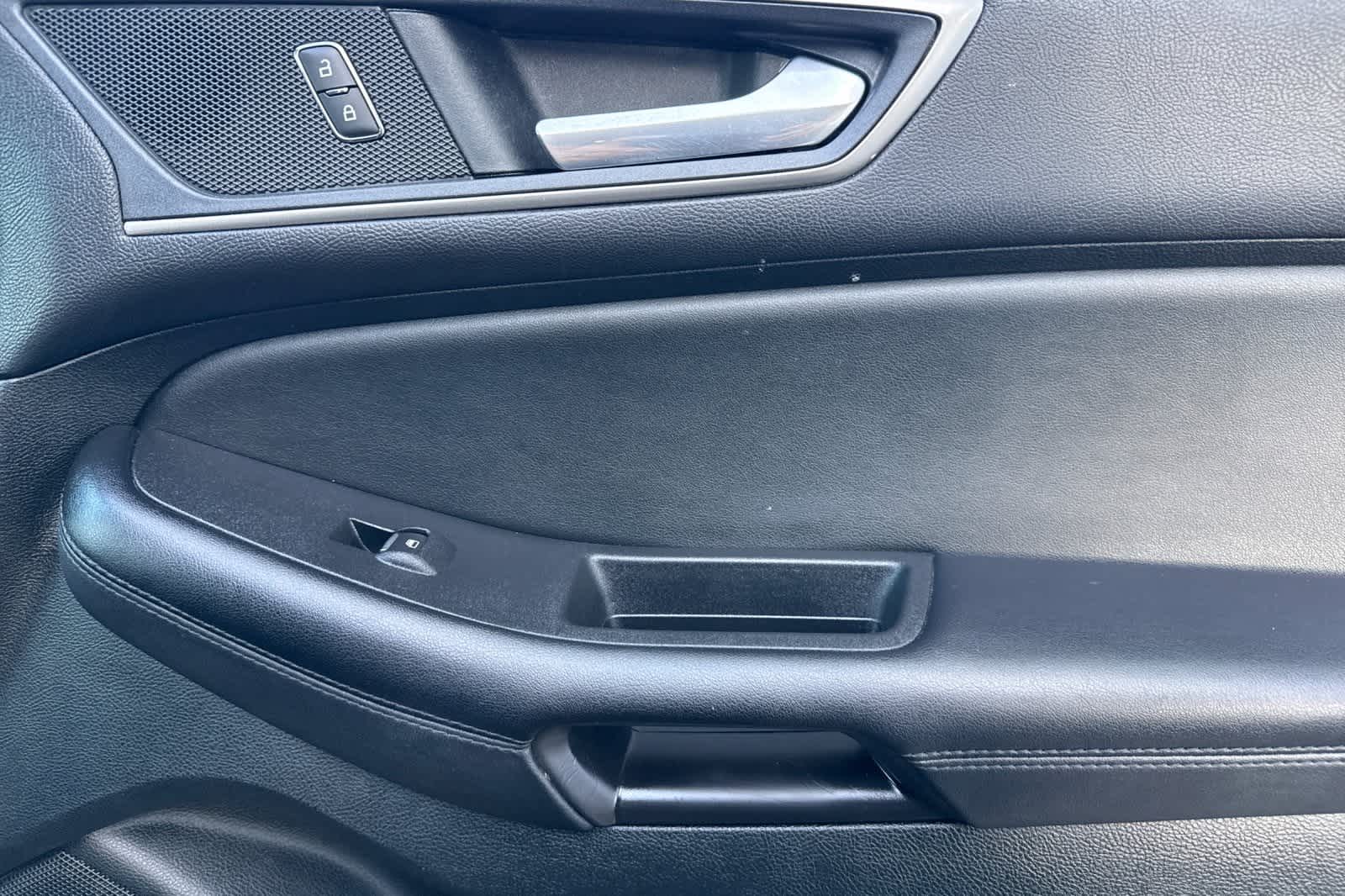 Thumbnail: 2022 Ford Edge - 19