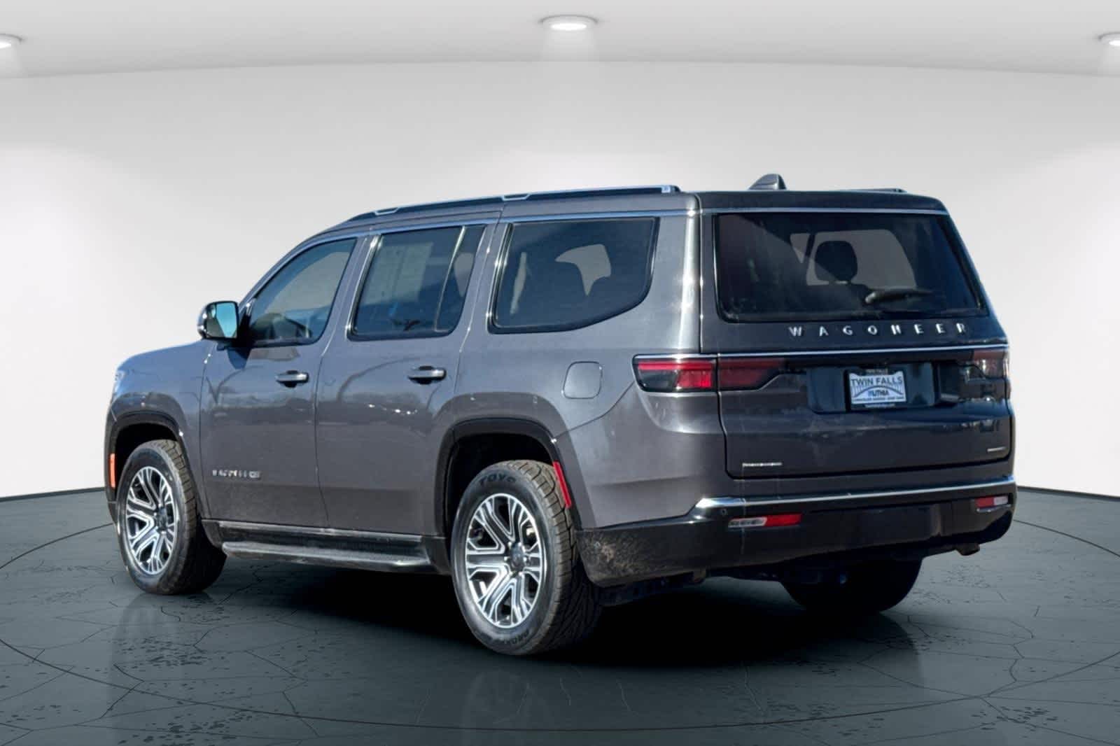 Thumbnail: 2022 Jeep Wagoneer - 8