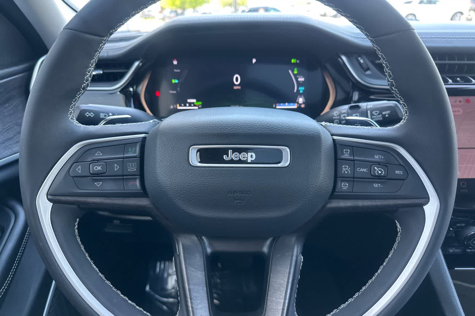 Thumbnail: 2022 Jeep Grand Cherokee - 26