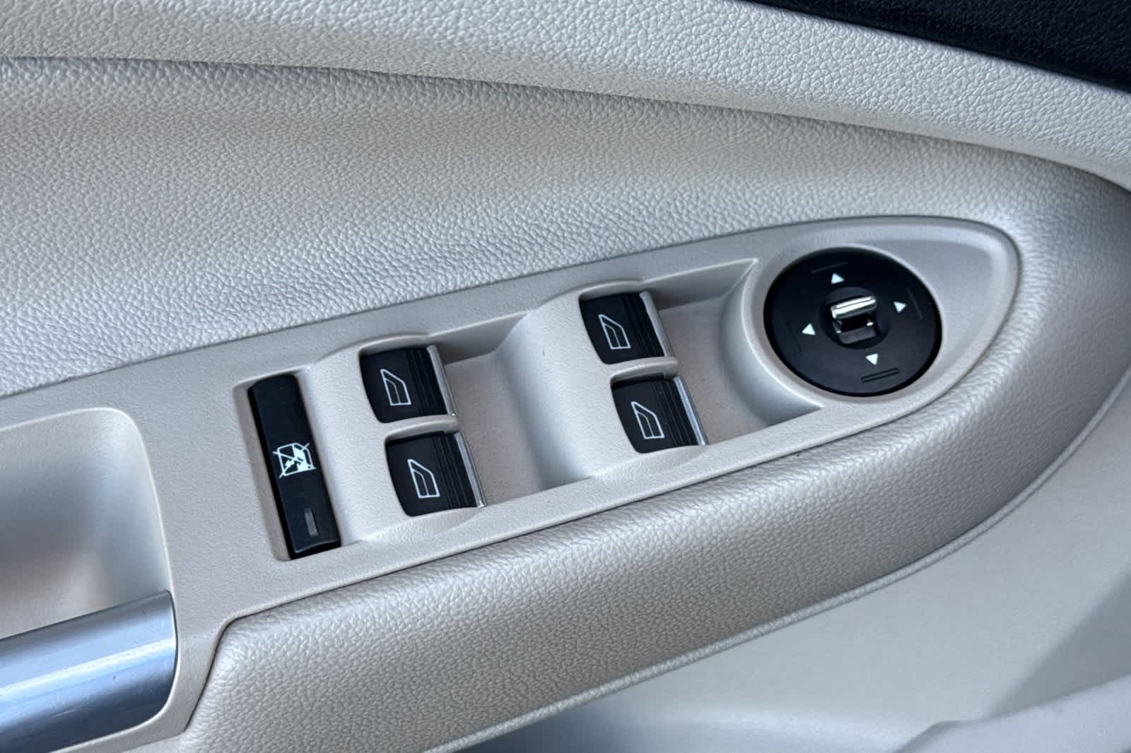 Thumbnail: 2013 Ford C-Max - 13