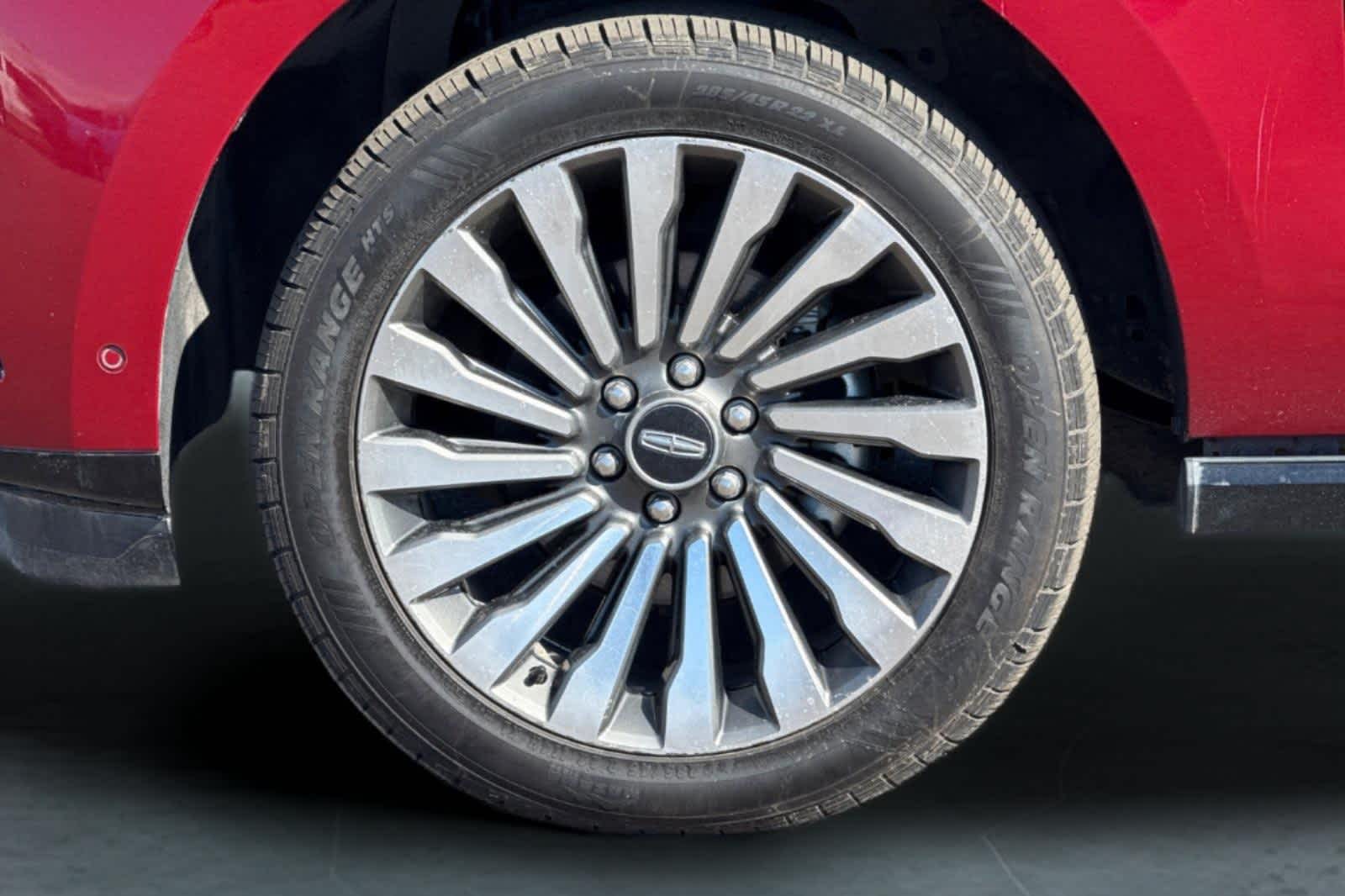 Thumbnail: 2019 Lincoln Navigator L - 33