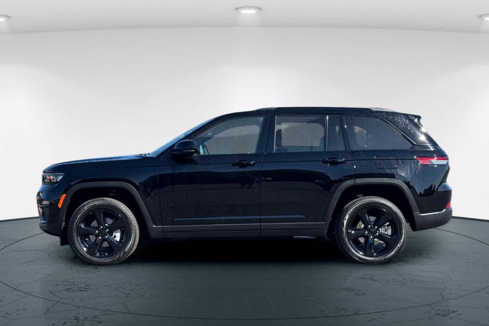 Thumbnail: 2025 Jeep Grand Cherokee - 9