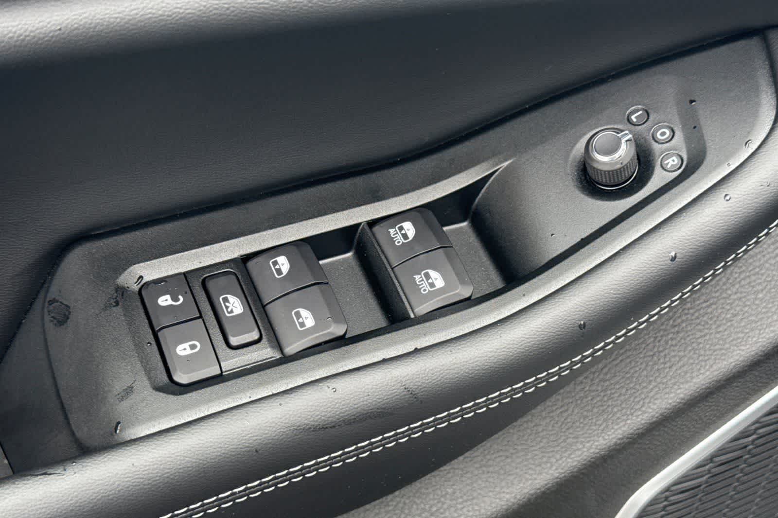 Thumbnail: 2026 Jeep Grand Cherokee - 13