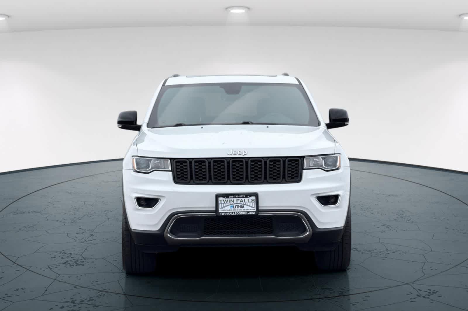 Thumbnail: 2022 Jeep Grand Cherokee - 10