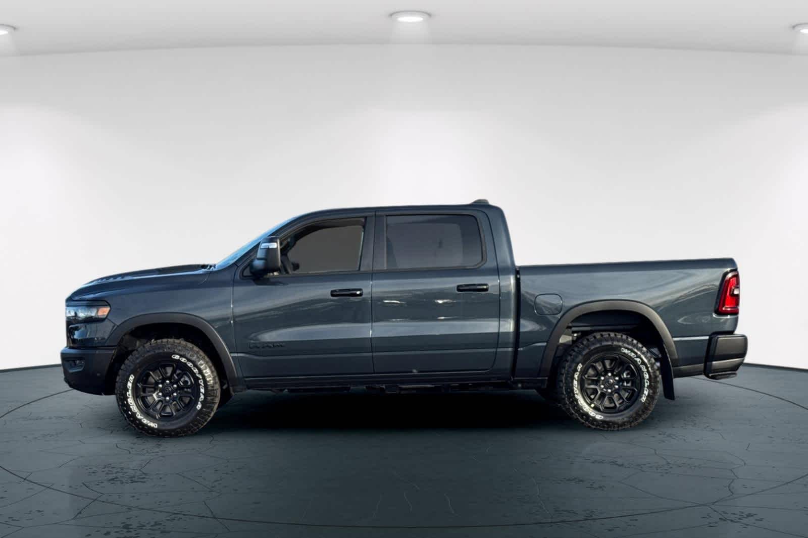 Thumbnail: 2026 RAM 1500 - 9