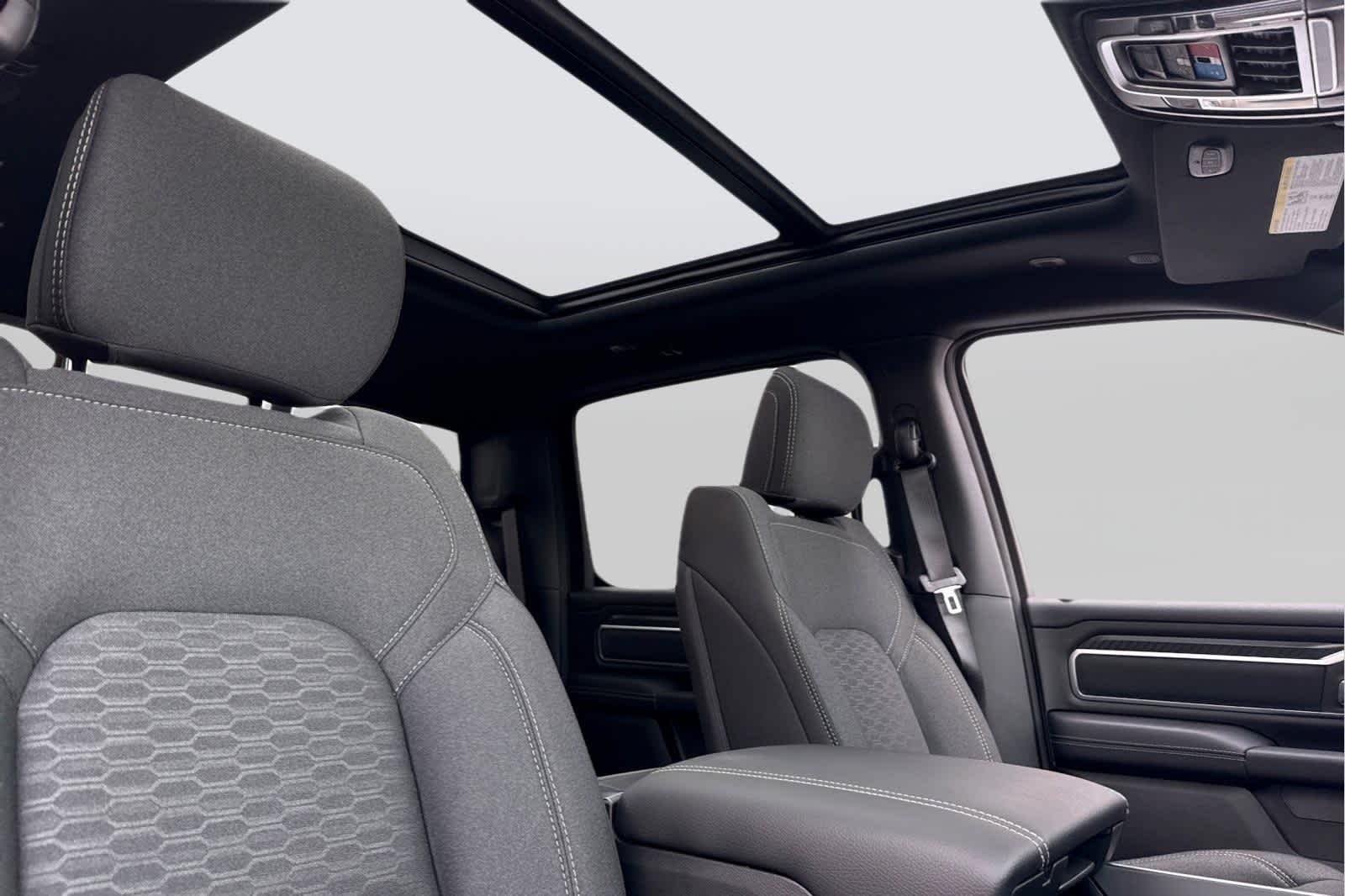 Thumbnail: 2026 RAM 1500 - 17