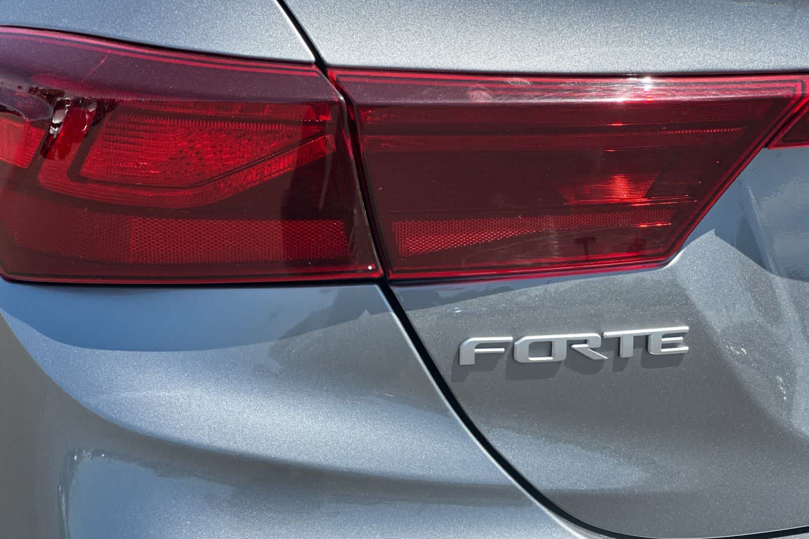 Thumbnail: 2023 Kia Forte - 28