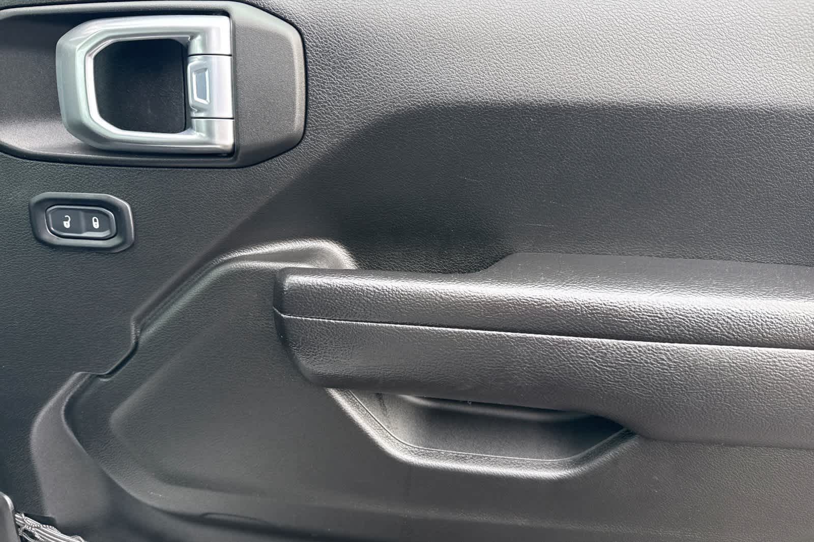 Thumbnail: 2022 Jeep Wrangler - 19