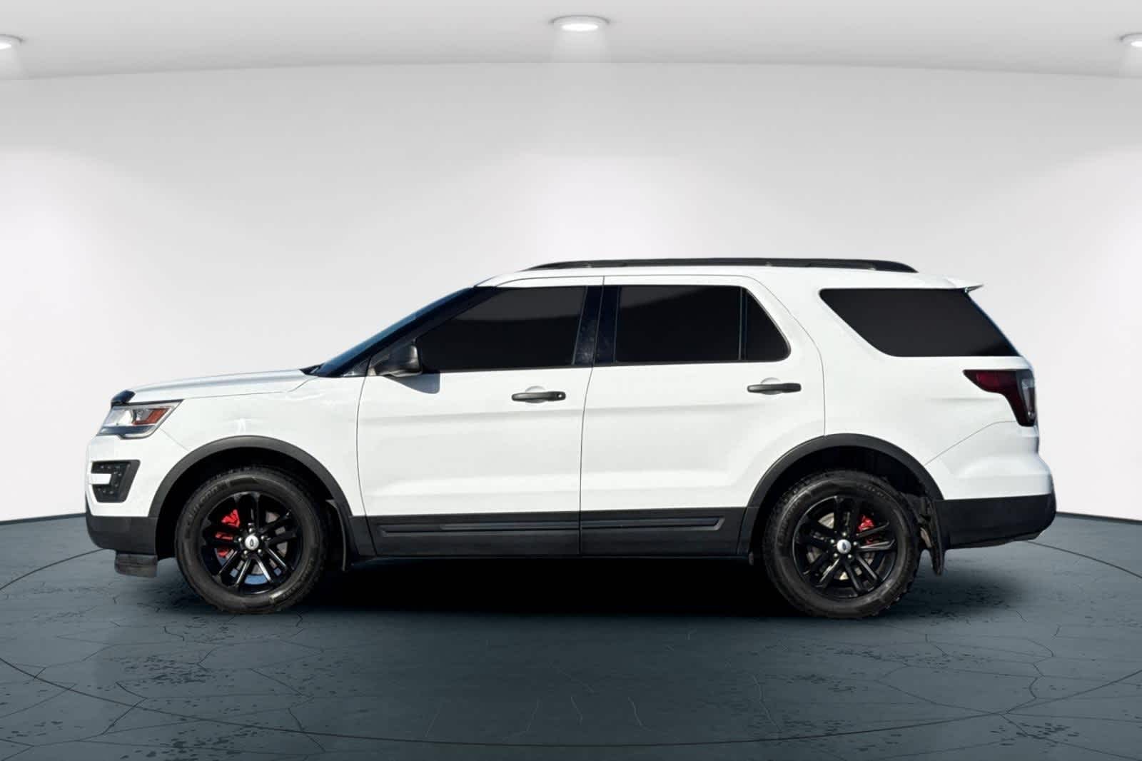 Thumbnail: 2017 Ford Explorer - 9