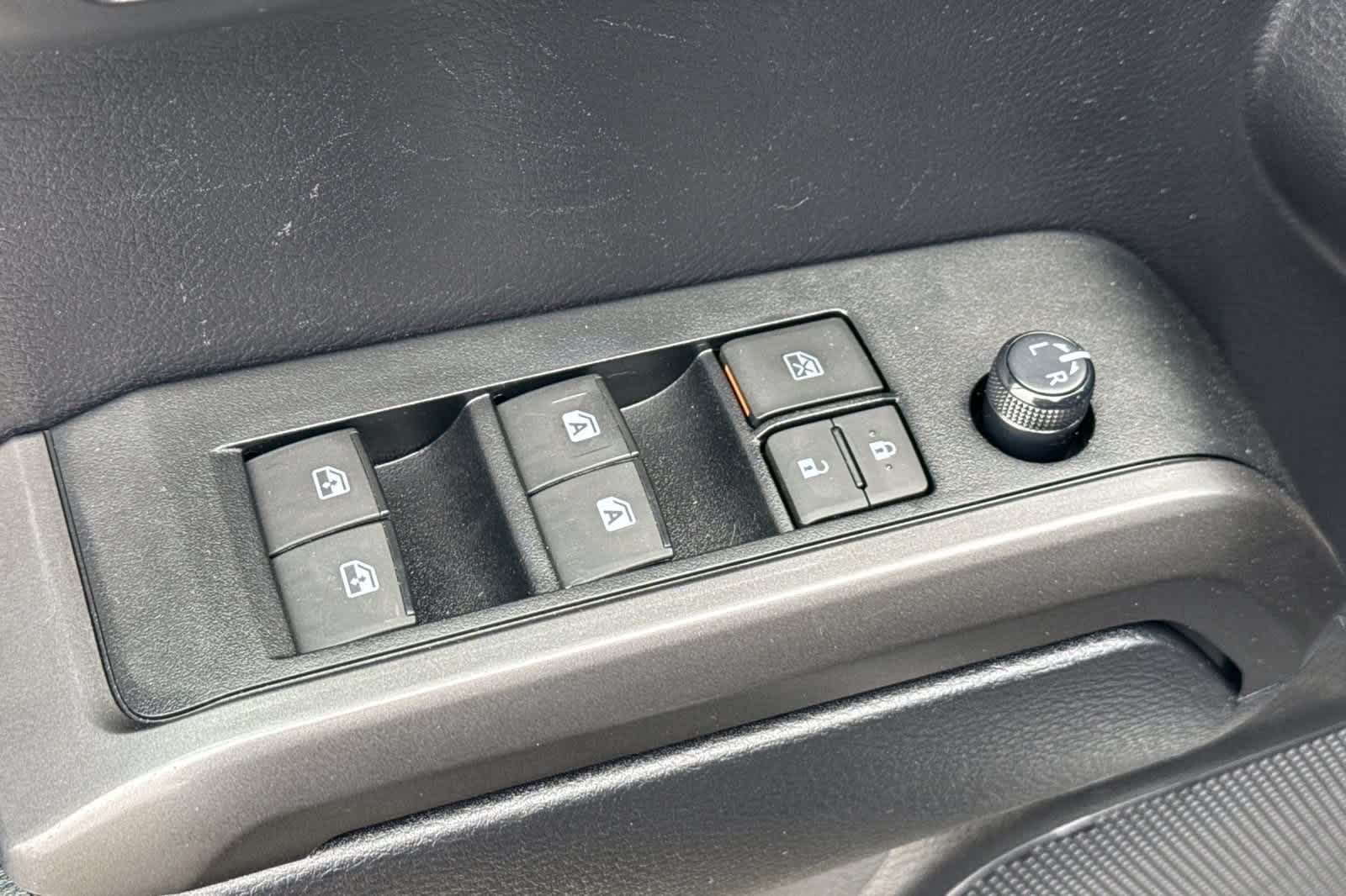 Thumbnail: 2020 Toyota Tacoma - 13