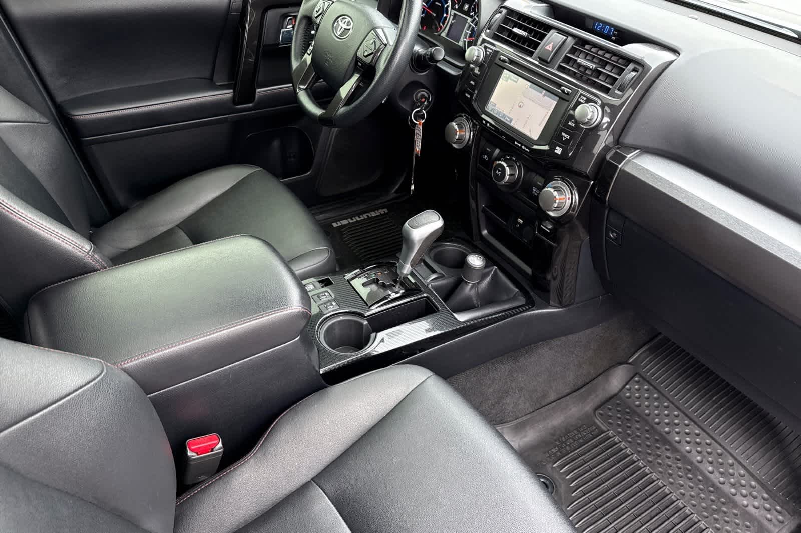 Thumbnail: 2019 Toyota 4Runner - 17