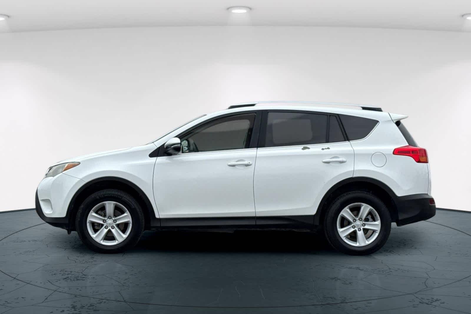 Thumbnail: 2013 Toyota RAV4 - 9