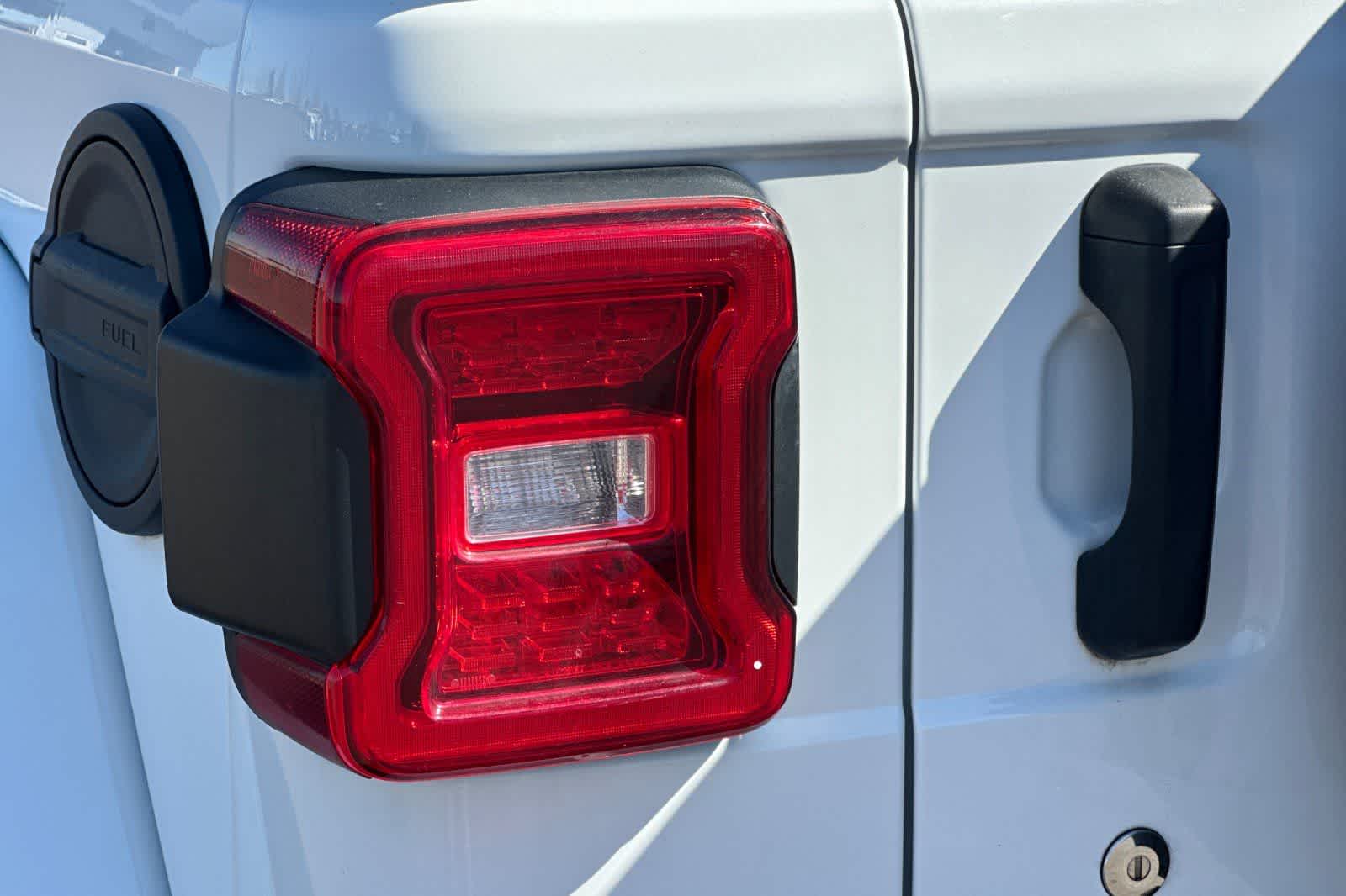 Thumbnail: 2020 Jeep Wrangler - 31