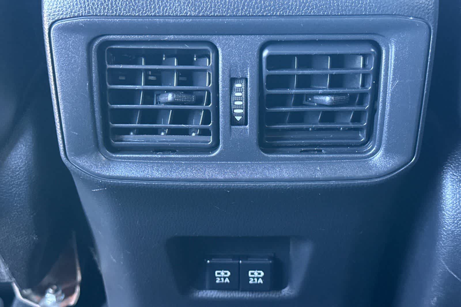 Thumbnail: 2021 Toyota RAV4 - 15