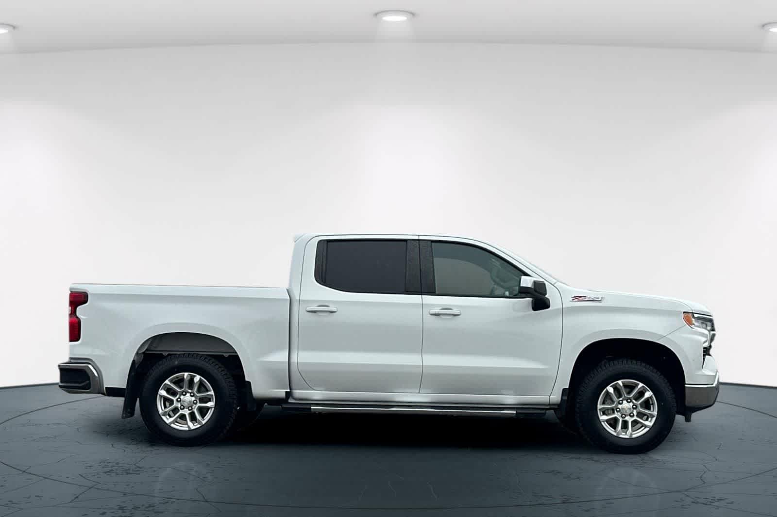 Thumbnail: 2022 Chevrolet Silverado 1500 - 6