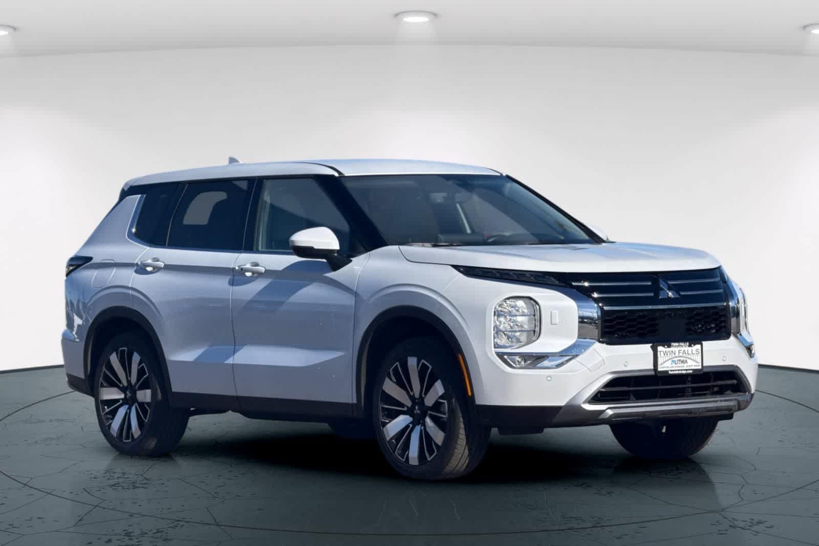 Thumbnail: 2025 Mitsubishi Outlander - 5