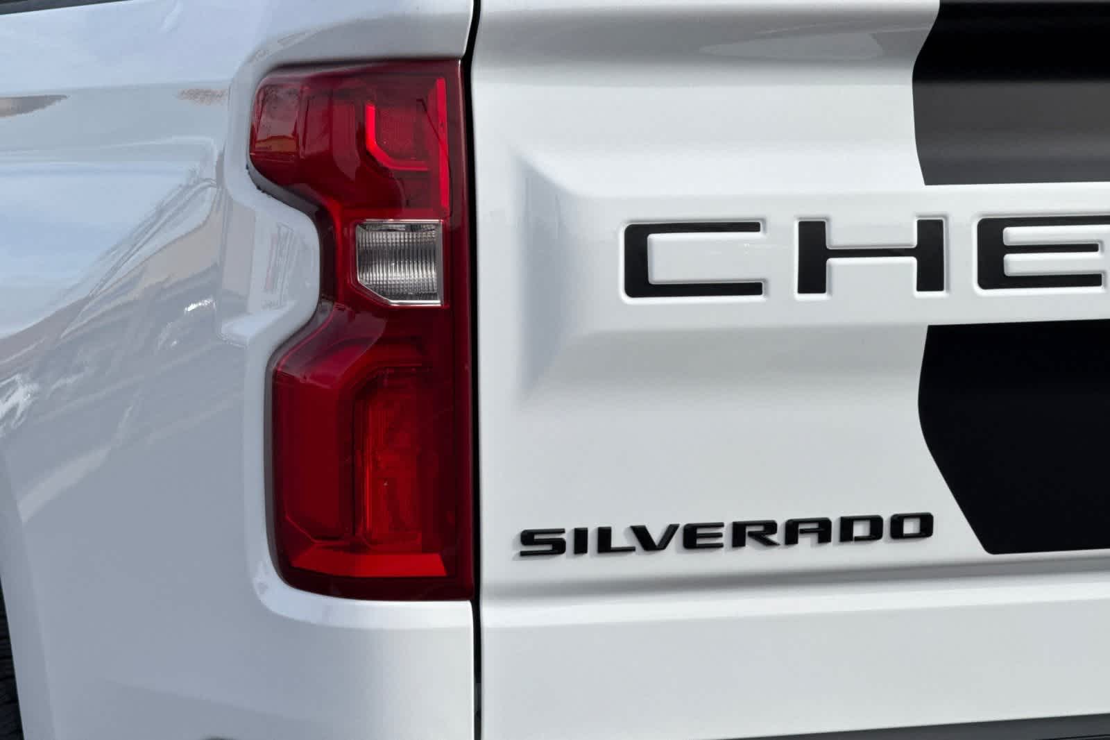 Thumbnail: 2023 Chevrolet Silverado 1500 - 30