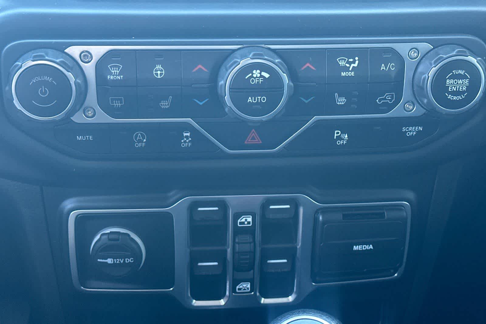 Thumbnail: 2020 Jeep Wrangler - 22