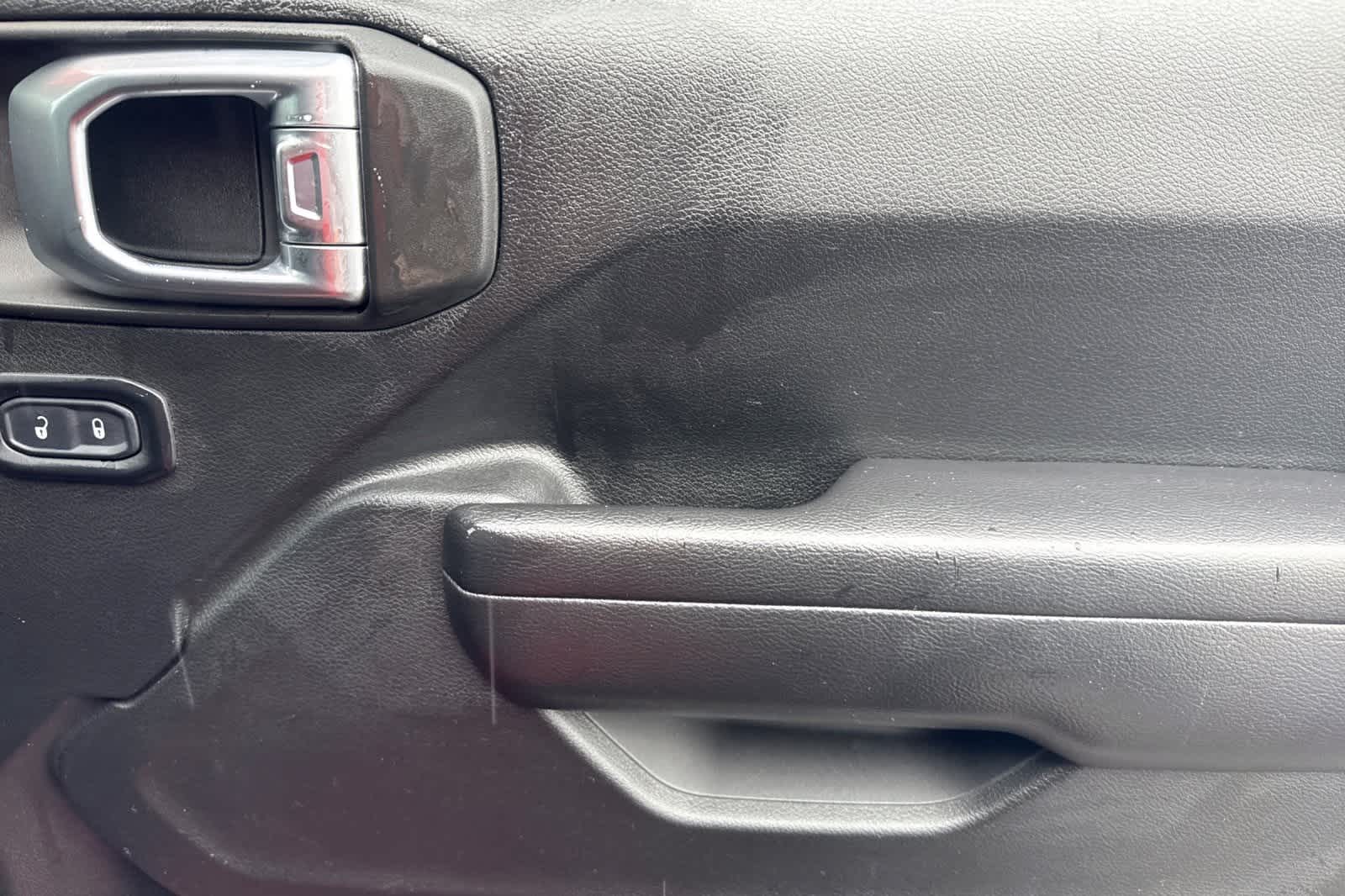 Thumbnail: 2021 Jeep Wrangler - 18