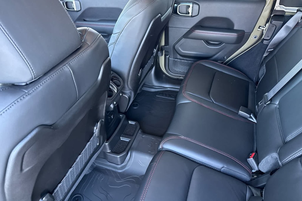 New 2026 Jeep Wrangler 4-DOOR RUBICON X Sport Utility