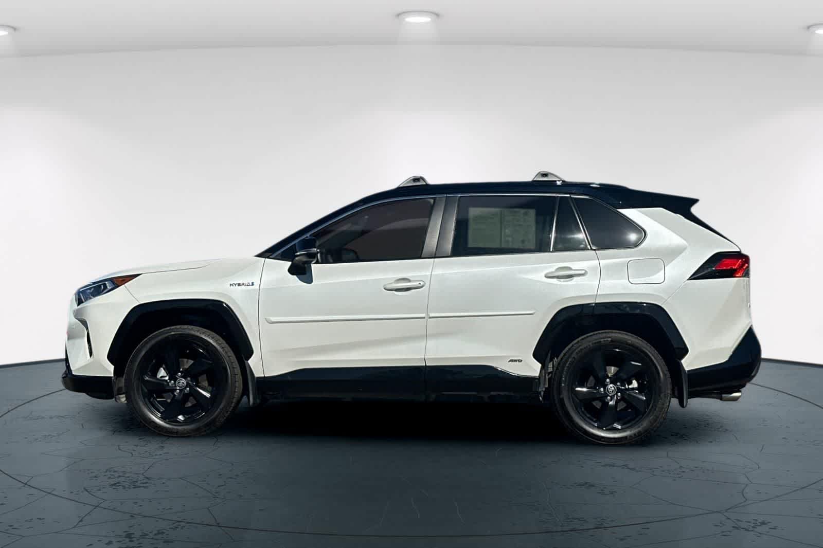 Thumbnail: 2021 Toyota RAV4 - 9