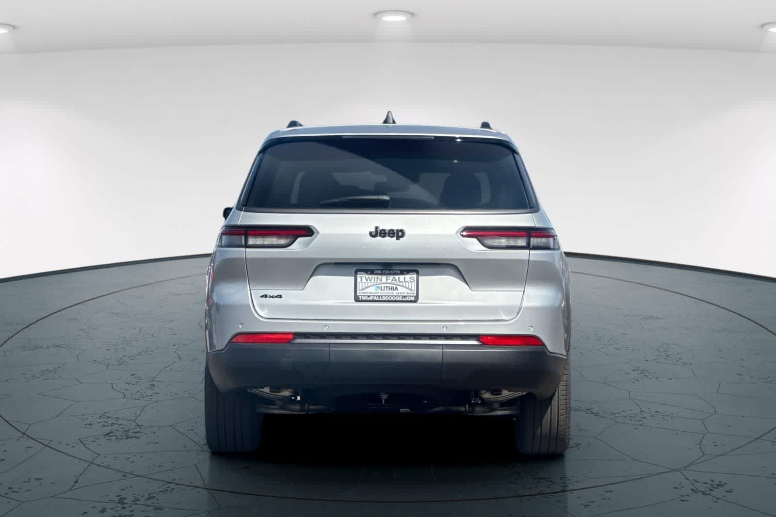 Thumbnail: 2026 Jeep Grand Cherokee - 7