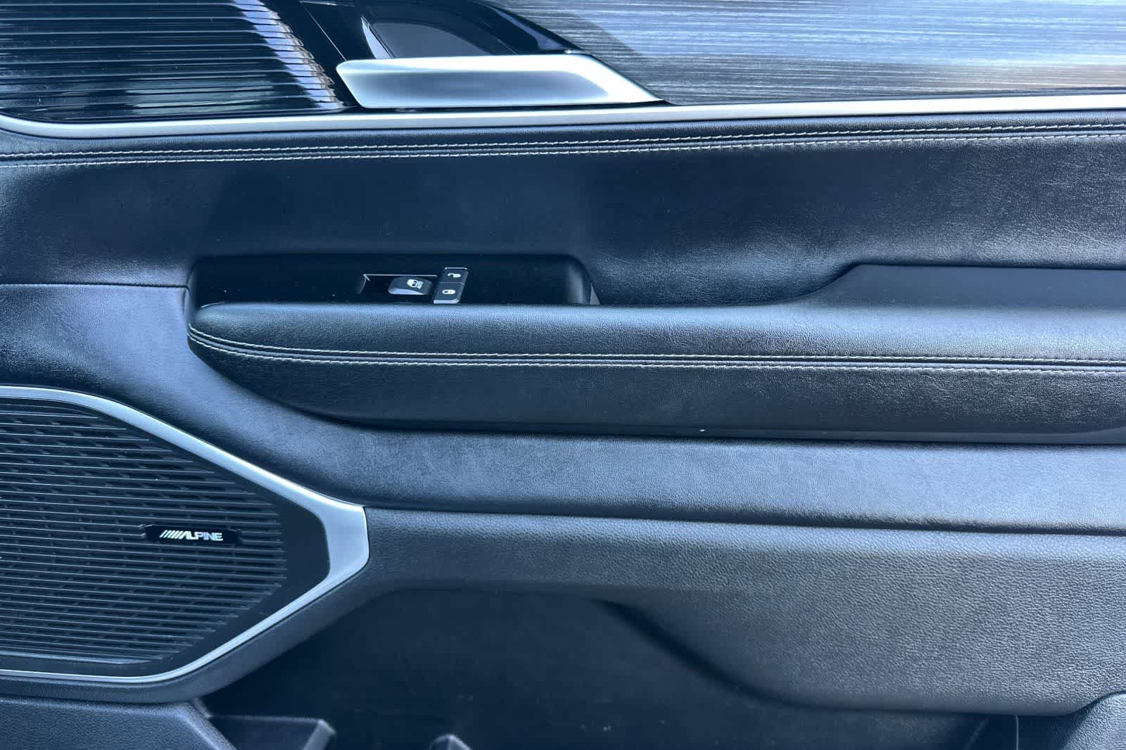 Thumbnail: 2023 Jeep Wagoneer - 20