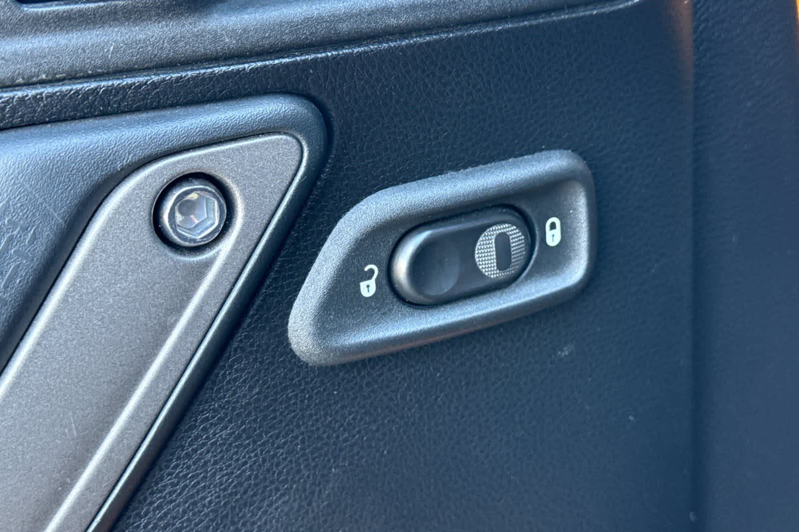 Thumbnail: 2012 Jeep Wrangler - 13