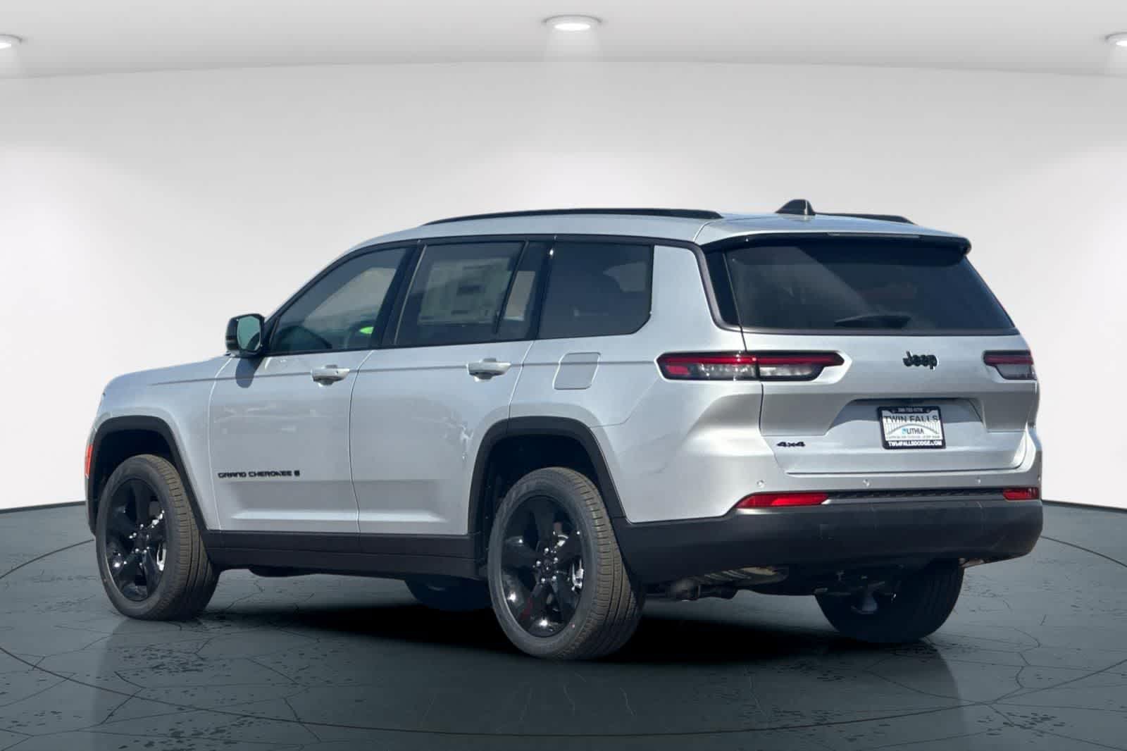 Thumbnail: 2026 Jeep Grand Cherokee - 8