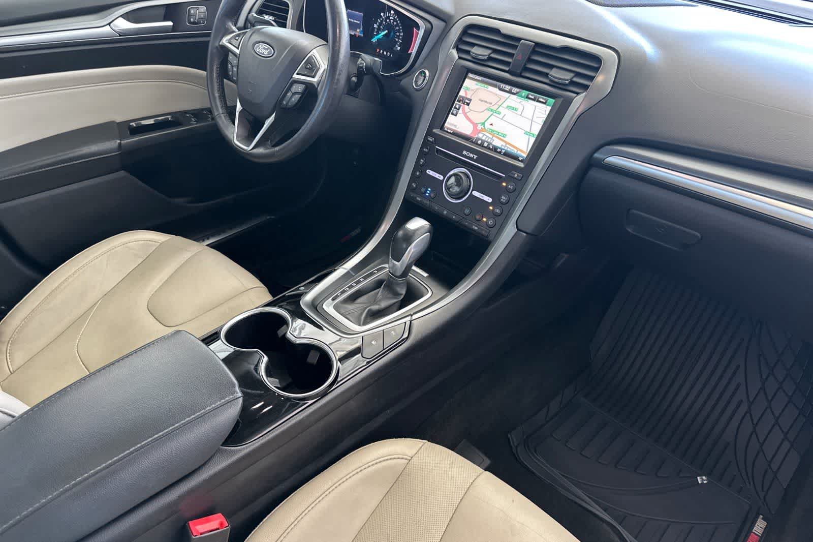Thumbnail: 2016 Ford Fusion - 16