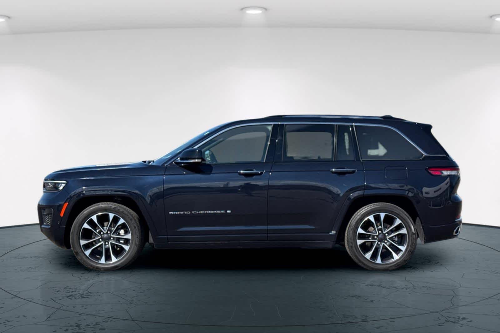 Thumbnail: 2023 Jeep Grand Cherokee - 9