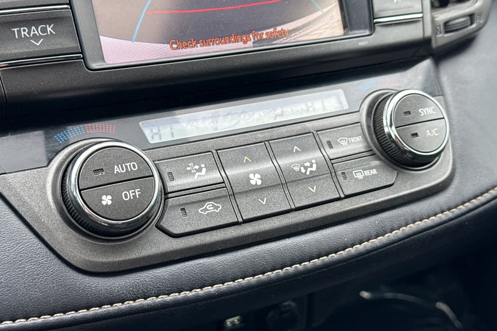 Thumbnail: 2013 Toyota RAV4 - 21