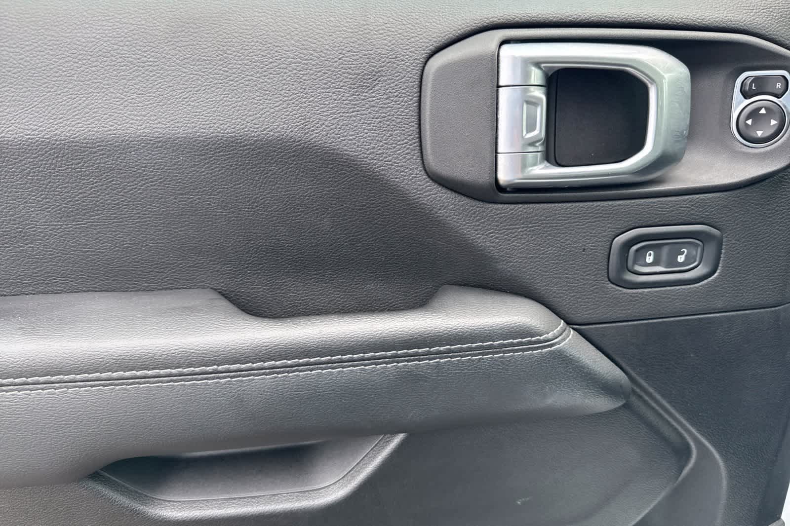 Thumbnail: 2022 Jeep Wrangler - 12