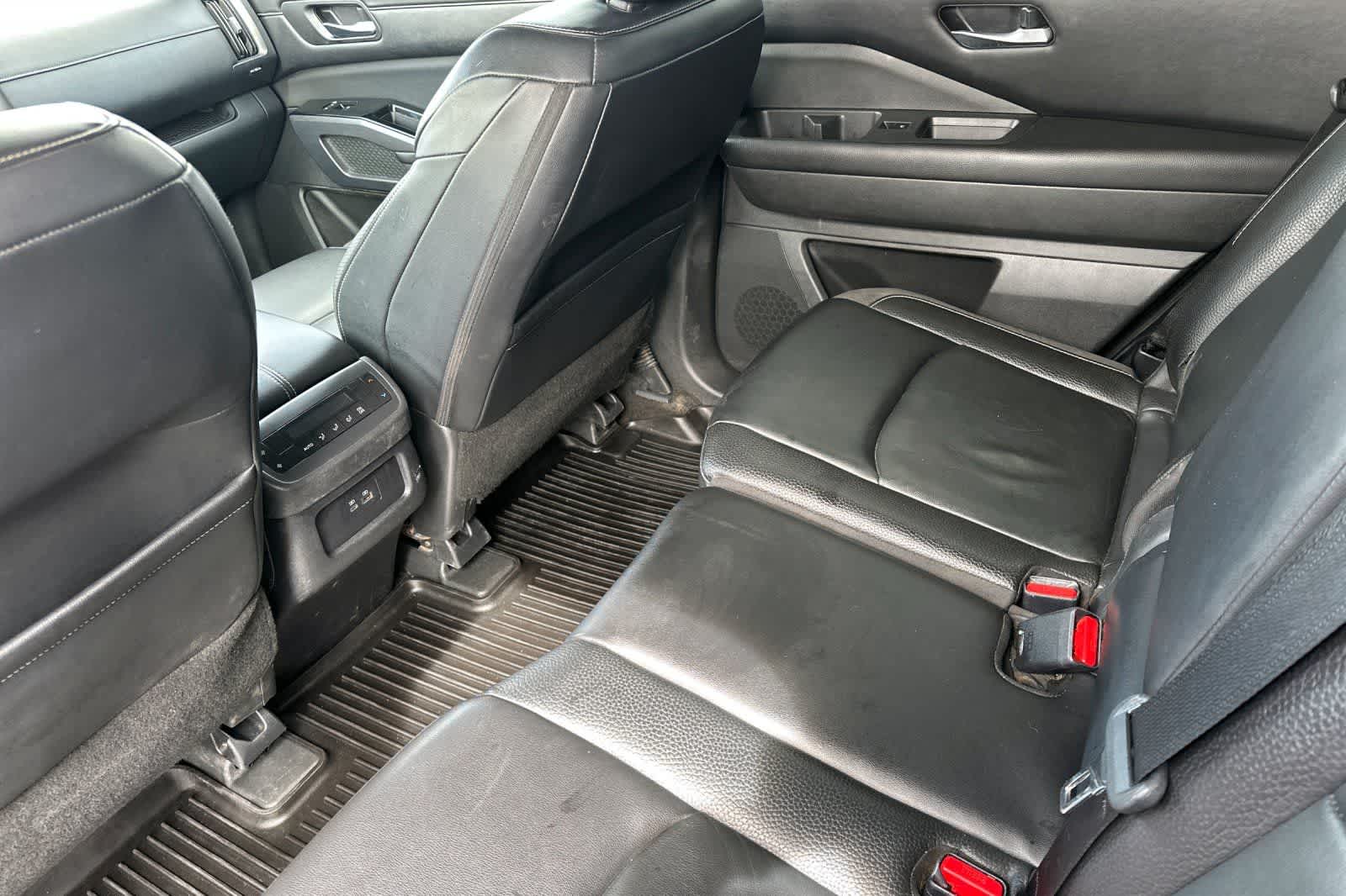 Thumbnail: 2023 Nissan Pathfinder - 4