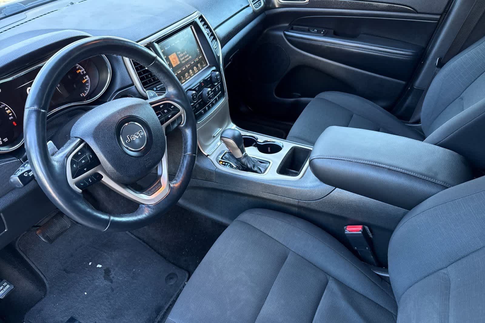 Thumbnail: 2017 Jeep Grand Cherokee - 11