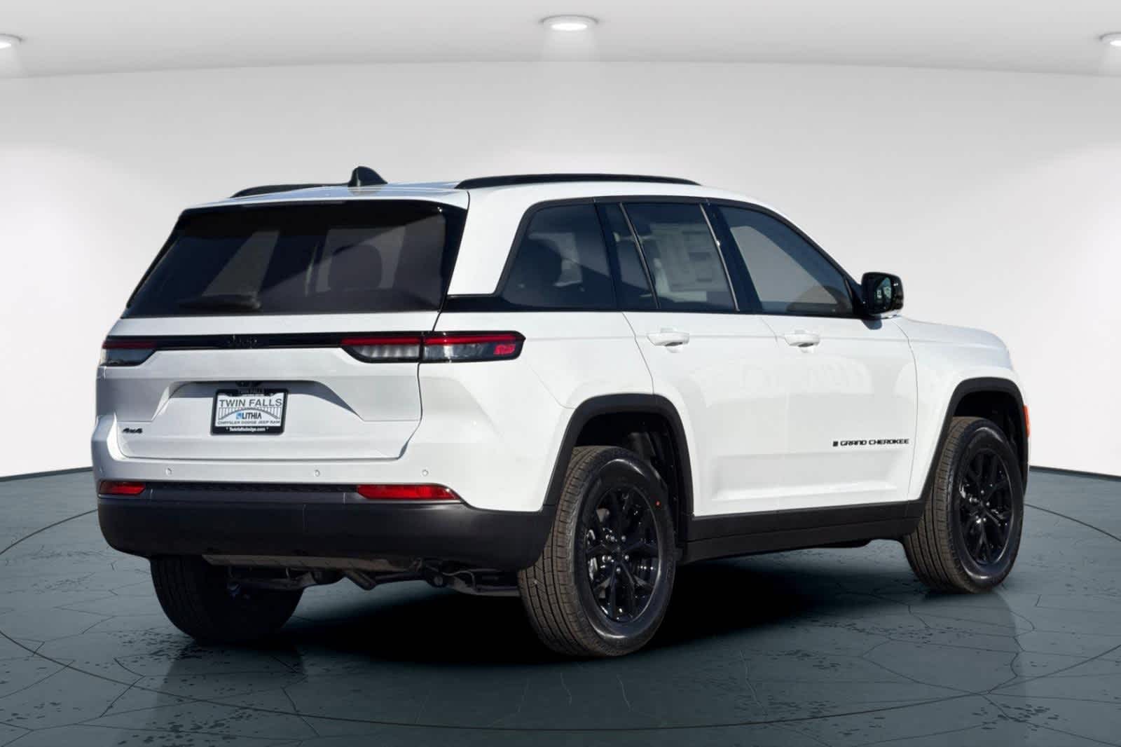 Thumbnail: 2026 Jeep Grand Cherokee - 2