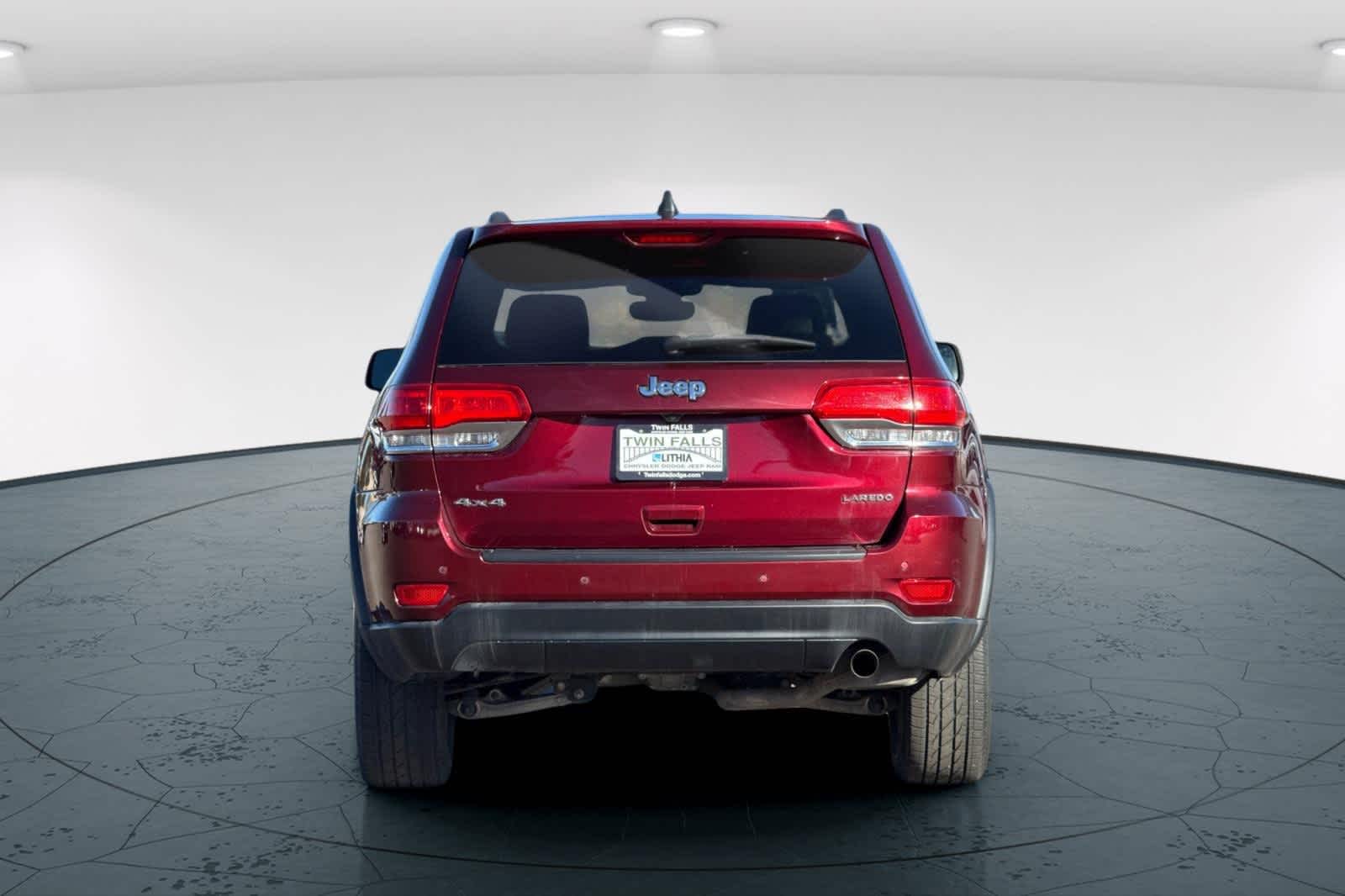 Thumbnail: 2017 Jeep Grand Cherokee - 7