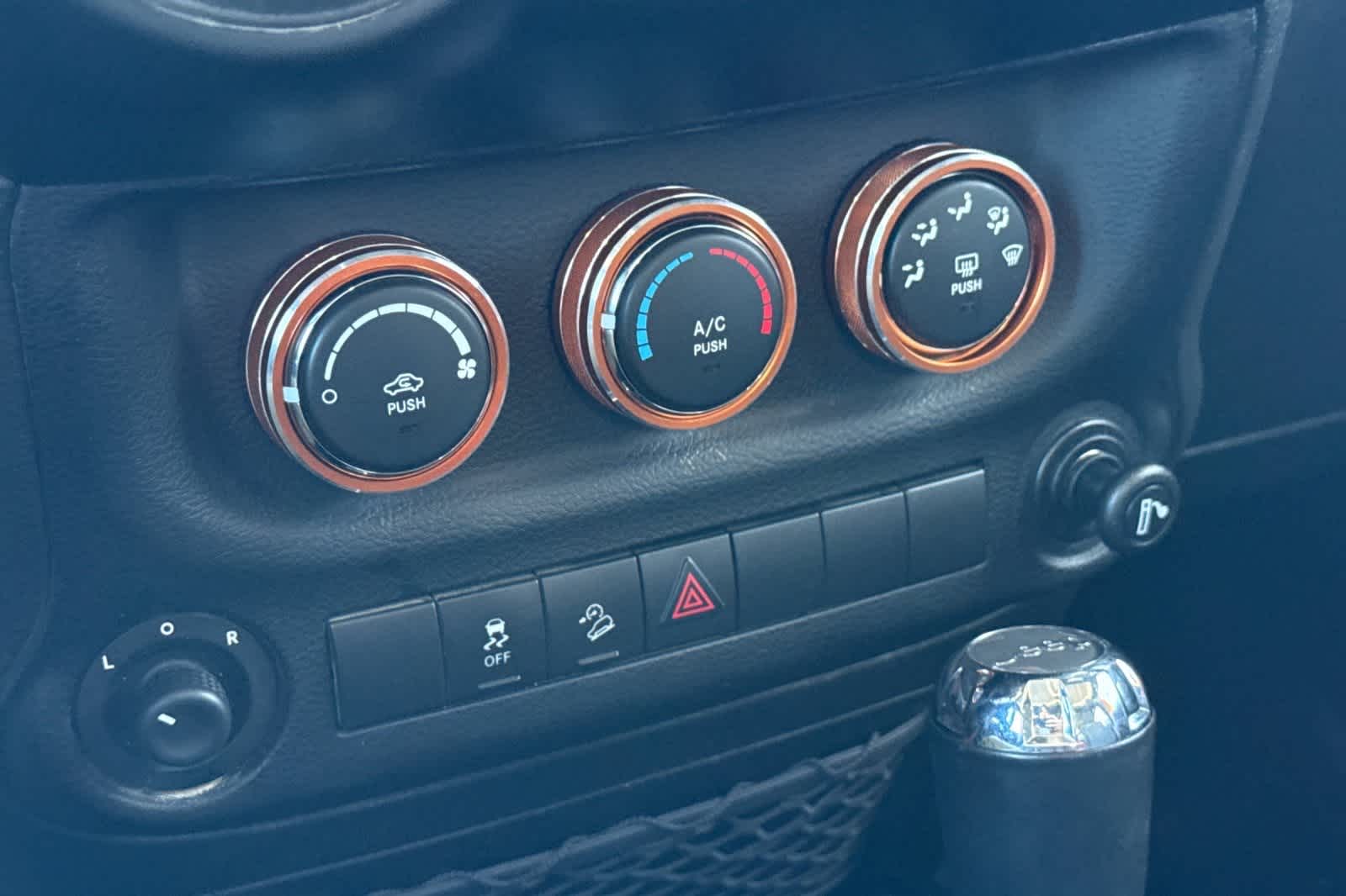 Thumbnail: 2012 Jeep Wrangler - 20